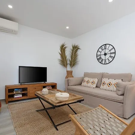 Amazing House With Balcony Apartament Lagos