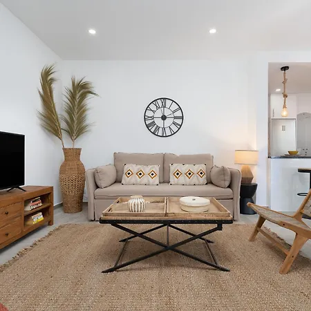 Amazing House With Balcony Apartament Lagos