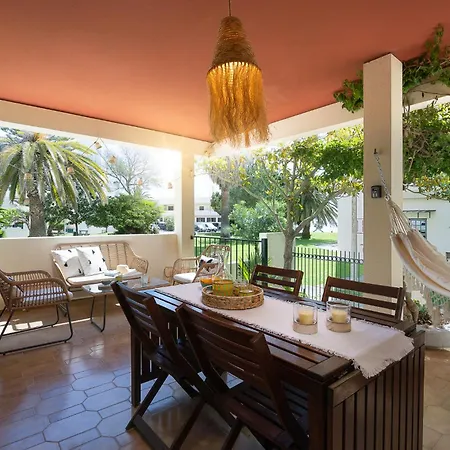 Amazing House With Balcony * Λάγος