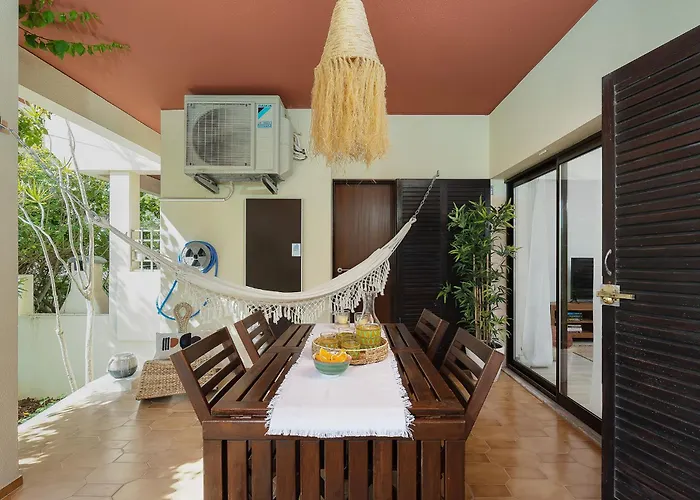 Amazing House With Balcony *